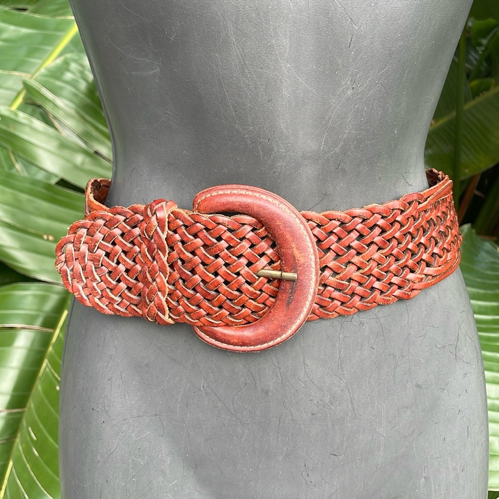 Omega woven leather belt